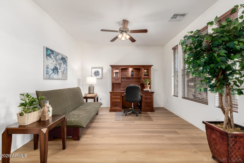 1064 Desert Glen Dr, San Tan Valley, AZ 85143