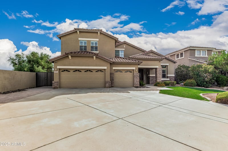 10641 Kilarea Ave, Mesa, AZ 85209