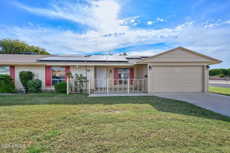 10643 Roundelay Cir, Sun City, AZ 85351