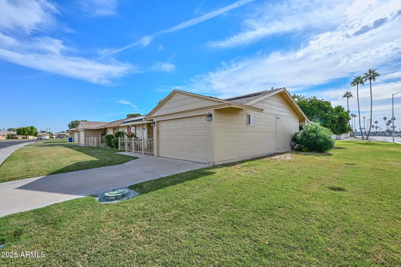 10643 Roundelay Cir, Sun City, AZ 85351