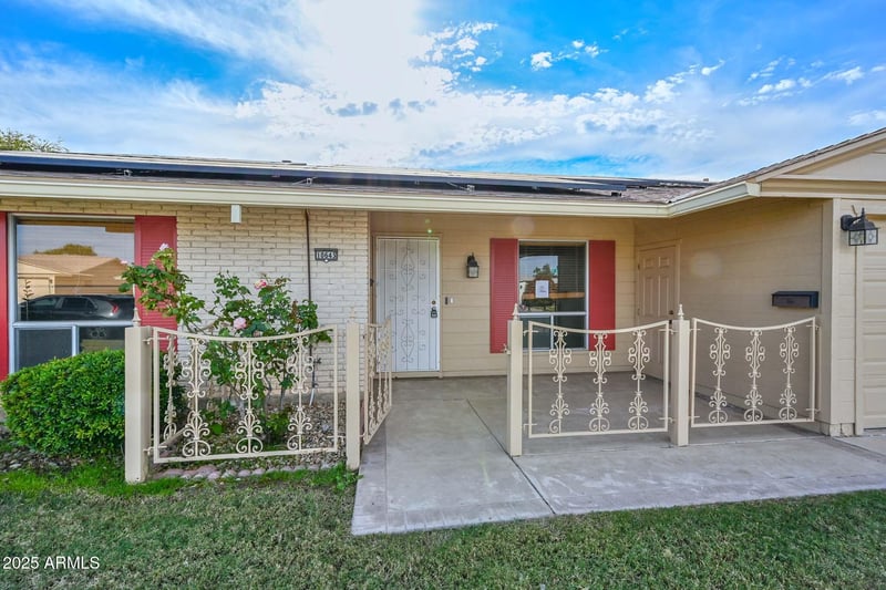 10643 Roundelay Cir, Sun City, AZ 85351