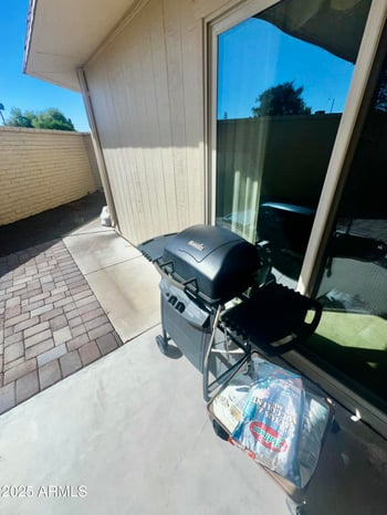 10647 Campana Dr, Sun City, AZ 85351