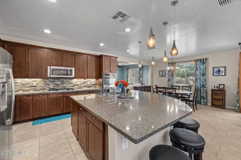 10648 Kinetic Dr, Mesa, AZ 85212