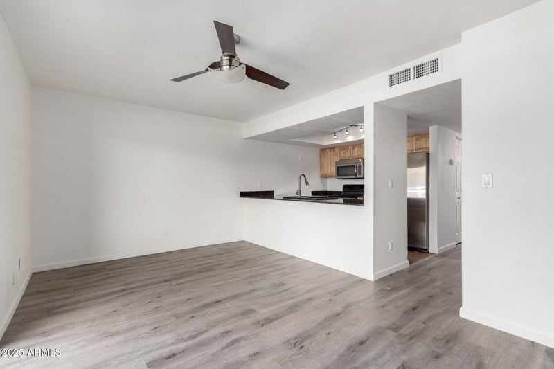 1065 1st St #109, Tempe, AZ 85281