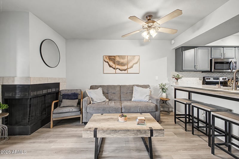 1065 W 1st St #106, Tempe, AZ 85281