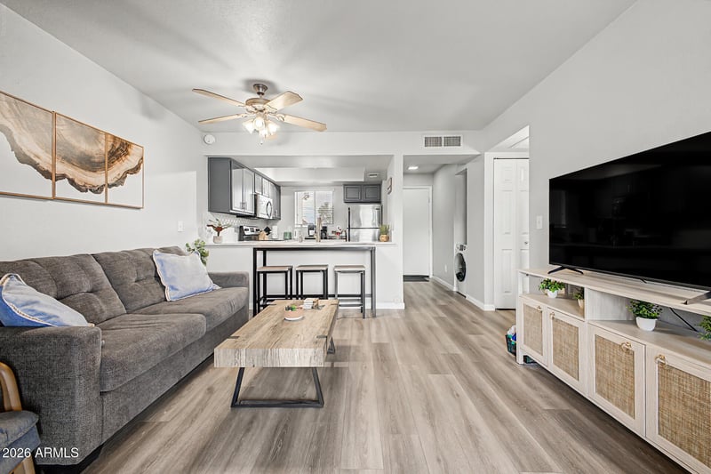 1065 W 1st St #106, Tempe, AZ 85281