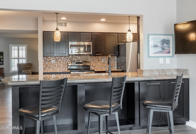 10650 Brookside Dr, Sun City, AZ 85351