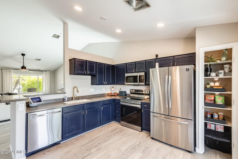 10653 Irma Ln, Peoria, AZ 85382