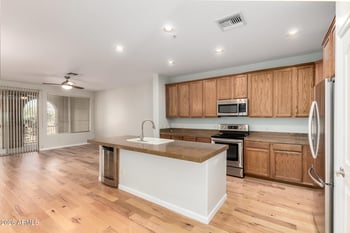 10655 9th St #213, Phoenix, AZ 85020