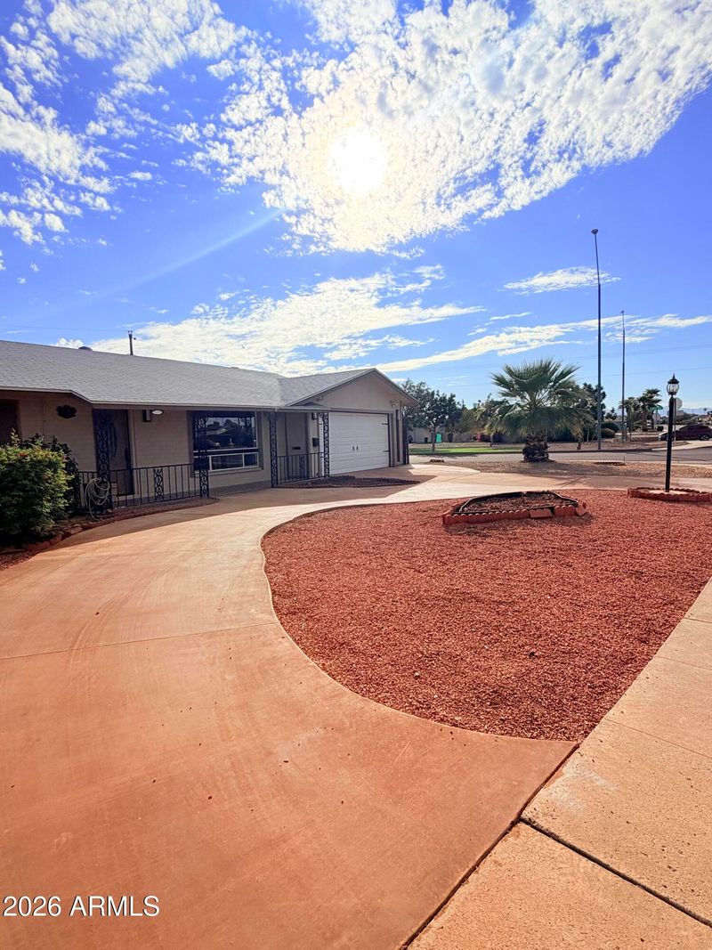 10656 W Connecticut Ave, Sun City, AZ 85351