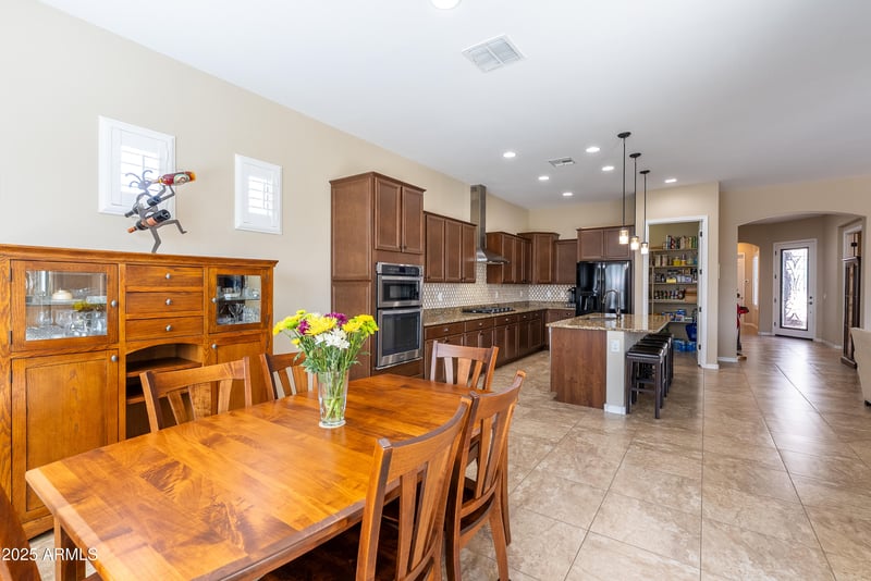 10657 Evergreen St, Mesa, AZ 85207
