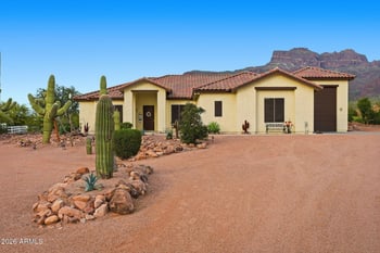 1067 Trigger Ct, Apache Junction, AZ 85119