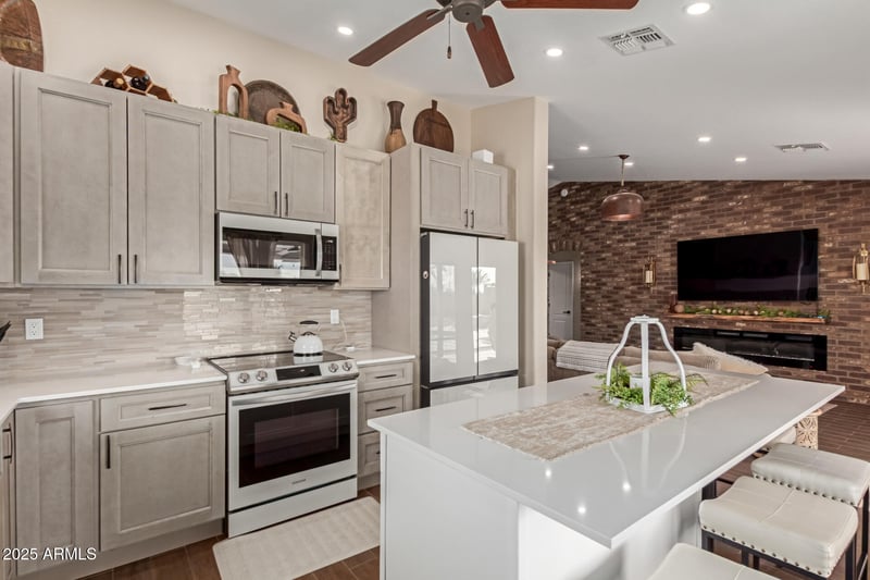 10672 Ross Ave, Peoria, AZ 85382