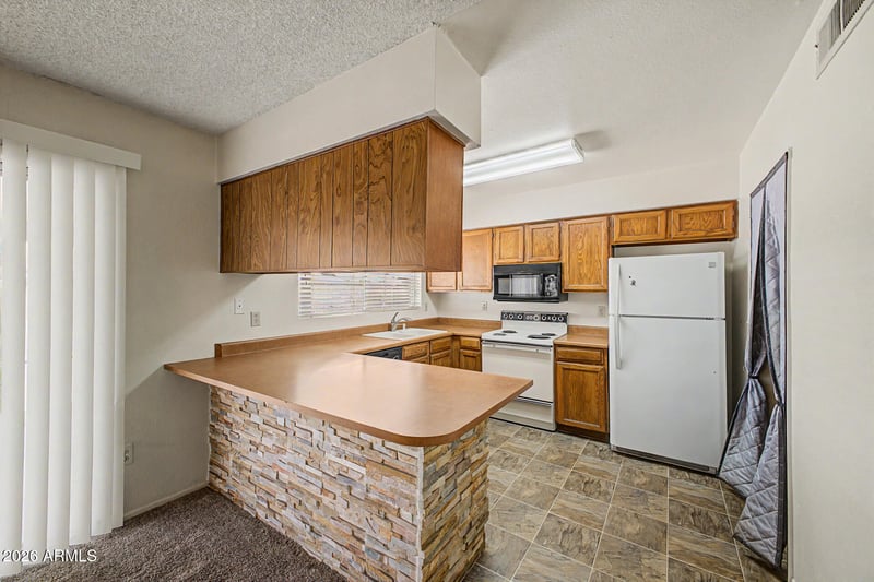 1068 Santa Cruz Dr, Tempe, AZ 85282