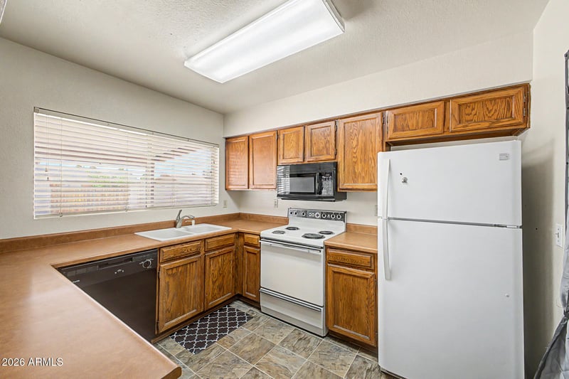1068 Santa Cruz Dr, Tempe, AZ 85282