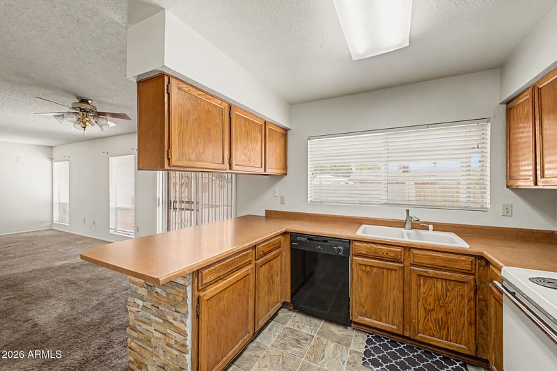 1068 Santa Cruz Dr, Tempe, AZ 85282