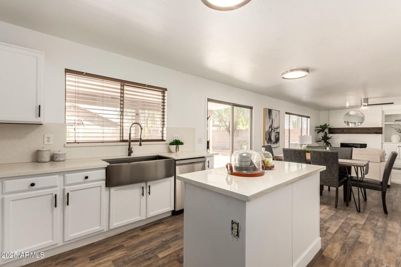 10680 Willow Ln, Avondale, AZ 85392
