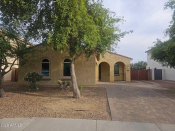 1069 Blue Spruce Ln, Gilbert, AZ 85298