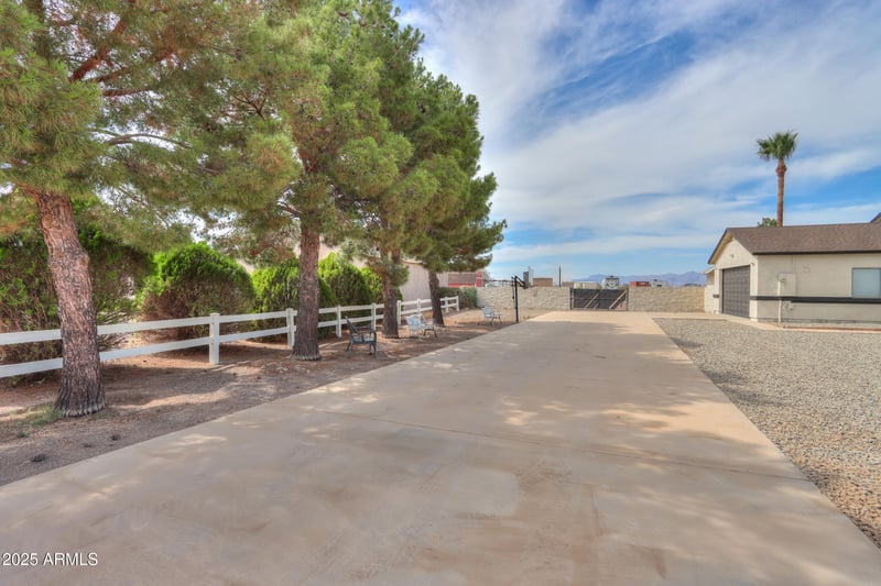 10692 American Pride Dr, San Tan Valley, AZ 85143