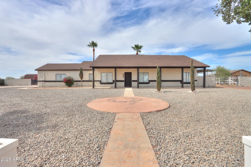 10692 American Pride Dr, San Tan Valley, AZ 85143