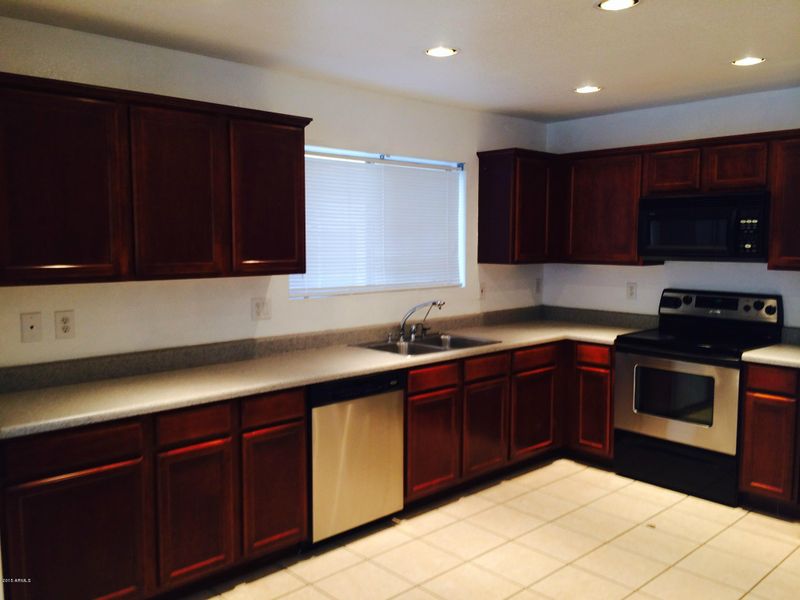 107 E Beth Dr, Phoenix, AZ 85042