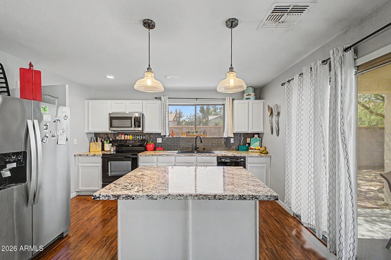 1070 Lowell Ct, Gilbert, AZ 85295