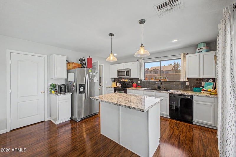 1070 Lowell Ct, Gilbert, AZ 85295