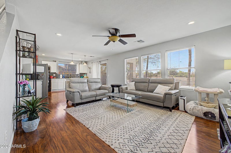 1070 Lowell Ct, Gilbert, AZ 85295