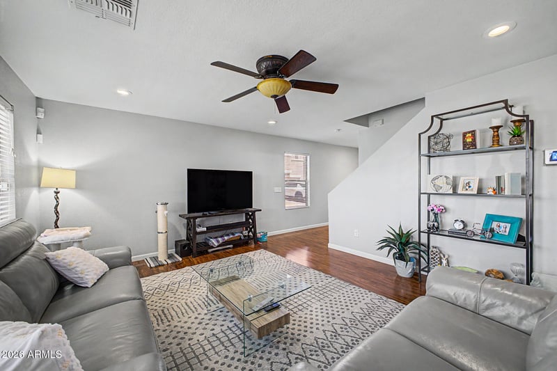 1070 Lowell Ct, Gilbert, AZ 85295