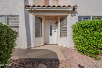 1070 Lark Dr, Chandler, AZ 85286