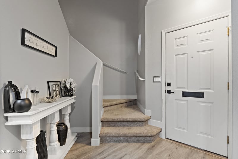 1070 Sunburst Ln, Tempe, AZ 85284