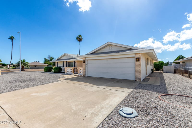 10701 El Capitan Cir, Sun City, AZ 85351