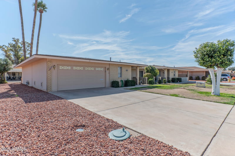 10701 Mountain View Rd, Sun City, AZ 85351