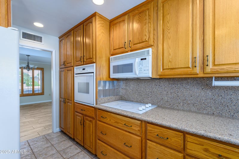 10701 Willowbrook Dr, Sun City, AZ 85373