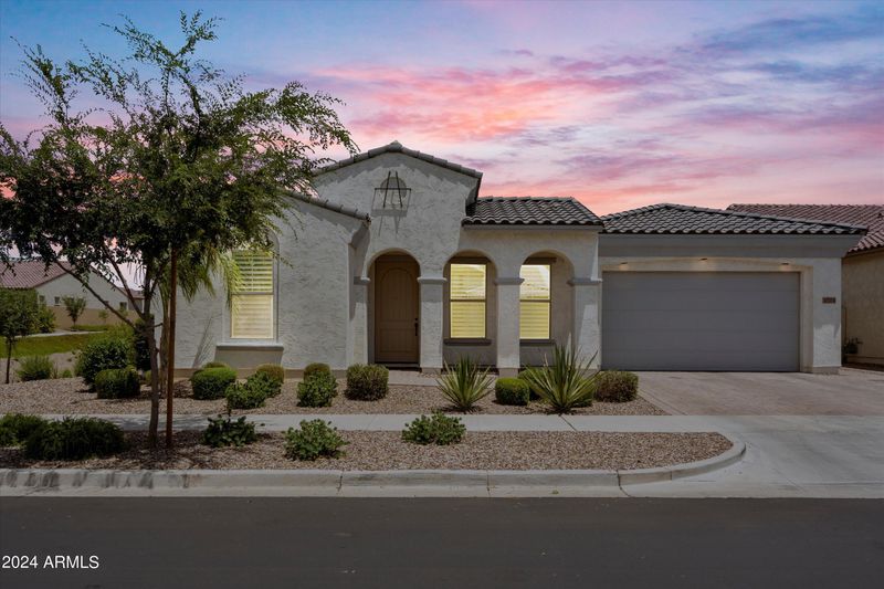 10704 E Tarragon Ave, Mesa, AZ 85212