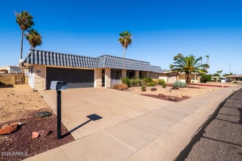 10706 Pinion Ln, Sun City, AZ 85373