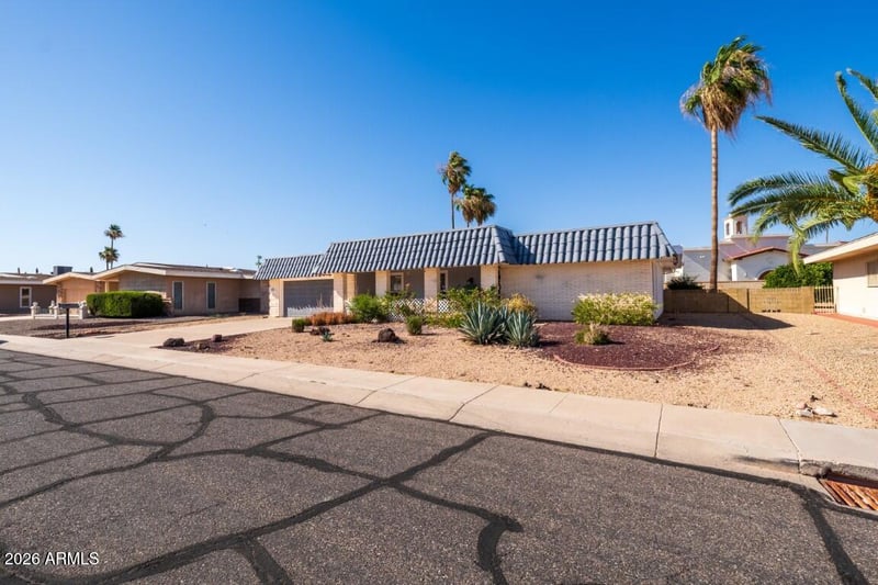 10706 Pinion Ln, Sun City, AZ 85373