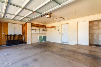 10707 Mission Ln, Sun City, AZ 85351