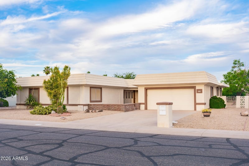 10709 Wheatridge Dr, Sun City, AZ 85373