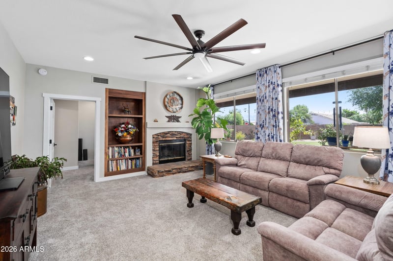 1071 Ivanhoe St, Gilbert, AZ 85295