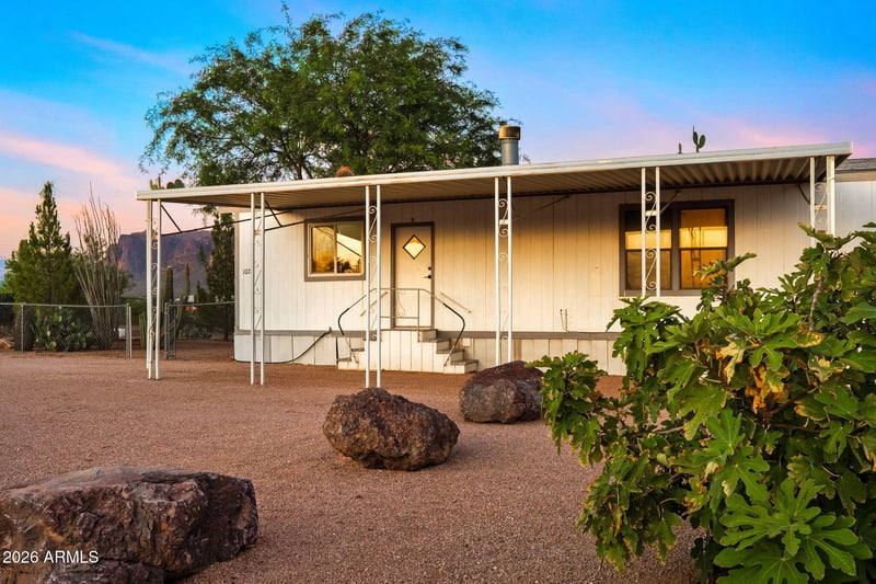 1071 Stagecoach Rd, Apache Junction, AZ 85119