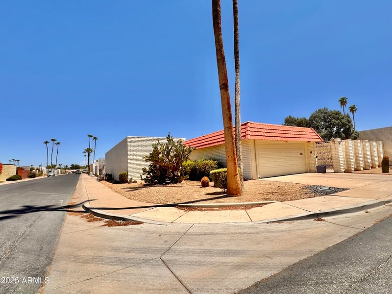 10710 Buccaneer Way, Sun City, AZ 85351