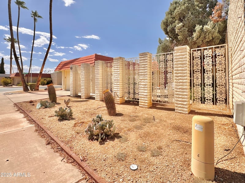 10710 Buccaneer Way, Sun City, AZ 85351