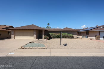 10710 El Capitan Cir, Sun City, AZ 85351