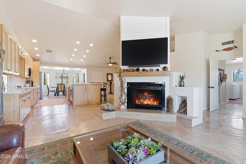 10712 E Hummingbird Ln, Gold Canyon, AZ 85118