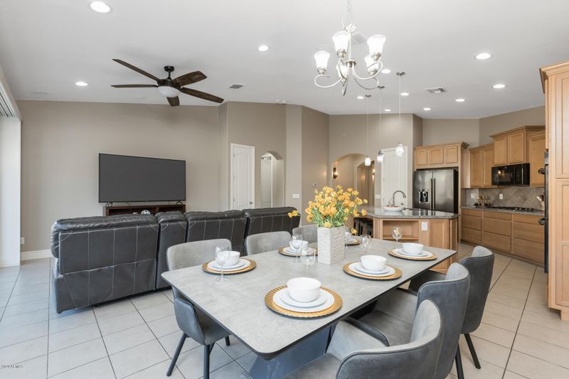 10712 E Pivitol Ave, Mesa, AZ 85212