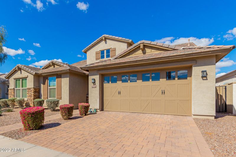 10714 E Kinetic Dr, Mesa, AZ 85212