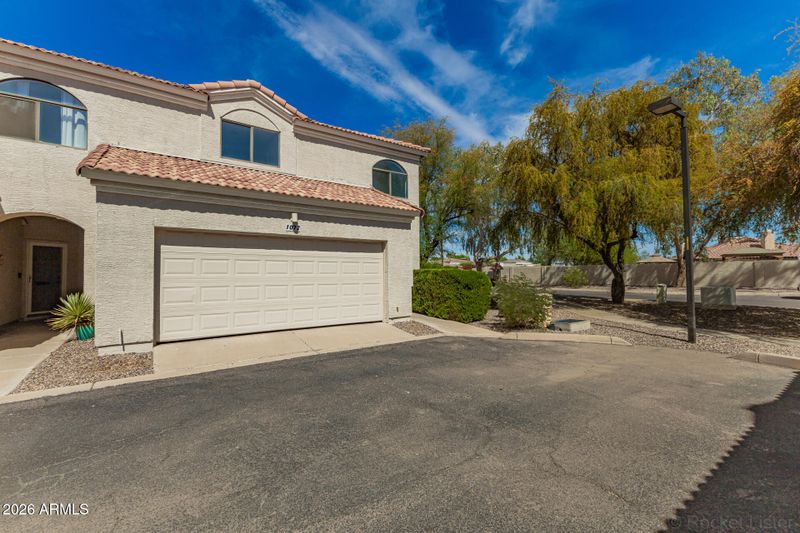 1072 E Sunburst Ln, Tempe, AZ 85284