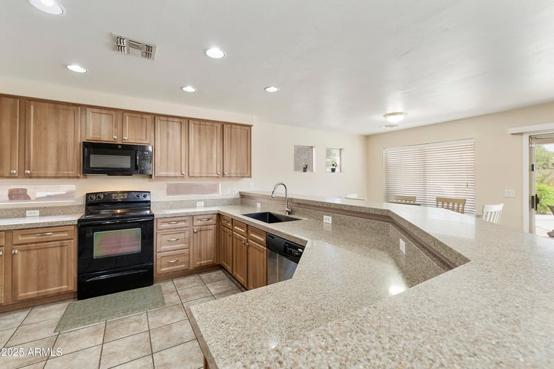 1072 Windhaven Ave, Gilbert, AZ 85233