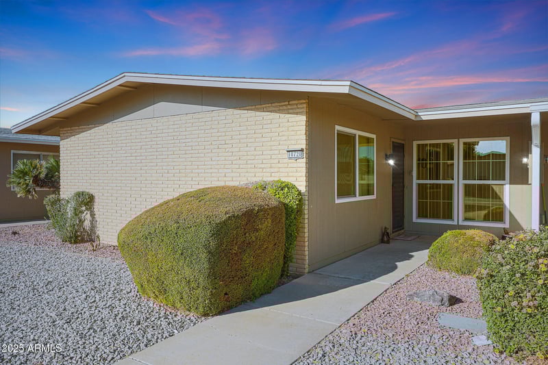 10720 Santa Fe Dr, Sun City, AZ 85351